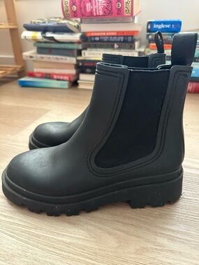 Bimba y Lola Chelsea-Style Black Rain Boots with Easy Pull Tabs